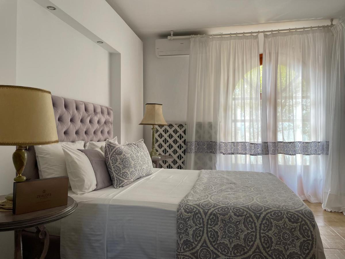Byblos Mare-The Exclusive Beach Front Villa Skala Sotiros Exterior foto